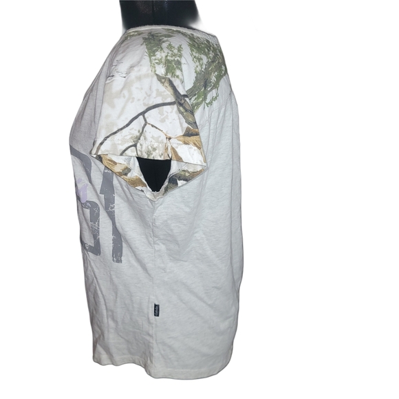 Cabela's Gray Short Sleeve Camo Detail Top - Picture 4 of 5